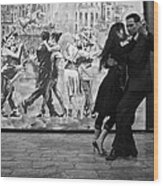 Tango Dancers In Buenos Aires Wood Print