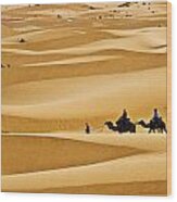 Travellers In The Desert Wood Print