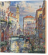 Venice Before Sunset Wood Print