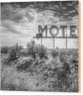 Forgotten Motel Sign Wood Print