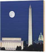 Moon Rising In Washington Dc Wood Print