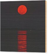 Red Moon Rising Wood Print