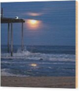 Snow Moon At The Oc Fishing Pier Wood Print