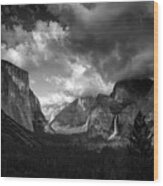 Storm Arrives In The Yosemite Valley Wood Print