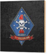 U S M C  1st Reconnaissance Battalion -  1st Recon Bn Insignia Over Black Velvet Wood Print