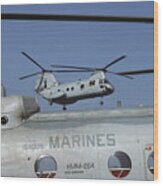 U.s. Marine Corps Ch-46 Sea Knight Wood Print