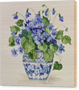 4542 Blue And White Porcelain Violets Wood Print