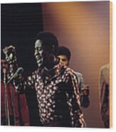 Al Green Performs On Tv Show Wood Print