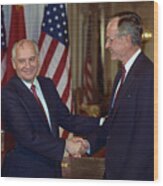 George Bush And Mikhail Gorbachev Wood Print