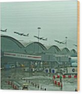Hongkong Airport - Rainy Day Takeoff Wood Print