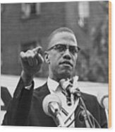 Malcolm X Speaking At Rally Wood Print