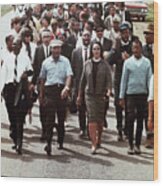 Martin Luther King Leading A March Wood Print