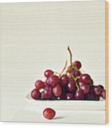 Red Grapes On White Plate Wood Print