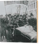 Russian Revolutionaries On Parade Wood Print