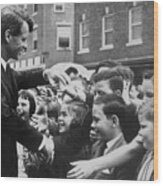 Schoolchildren Greeting Robert Kennedy Wood Print