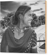 Beautiful Young Indian Smile - Street Girl Portrait Black And White Wood Print