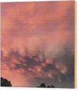 Fiery Sunset And Menacing Mammatus Clouds Wood Print