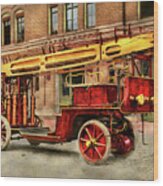 Fire Truck - An Electric Ladder Truck 1907 Wood Print