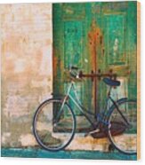 Green Door / Bicycle Wood Print