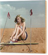 Marilyn Skiing In The Sand Wood Print