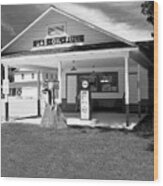 Old Esso Service Station Bw Wood Print