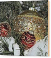 Round Holiday Ornaments Outdoors Wood Print