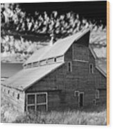 Rustic Barn On The Prairie In Pierce County Nn Near Hurricane Lake - Black And White Ir Conversion Wood Print