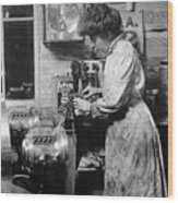 Woman Polishing Early Vehicle Headlamps 1910 Wood Print