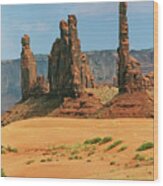 Yei Bi Chei And Totem Pole - Monument Valley Tribal Park Navajo Nation Arizona U.s.a Wood Print