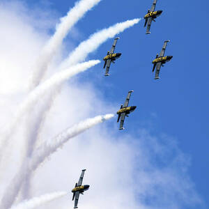 Breitling air display team #5 by Nir Ben-Yosef