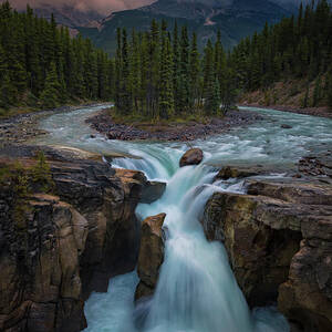Sunwapta Falls by Michael Zheng
