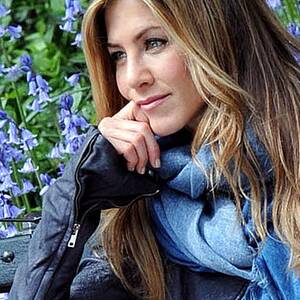 Jennifer Aniston On Location For On by Everett