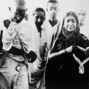 Gandhi Starts His Campaign Against Photograph by Everett - Fine Art America