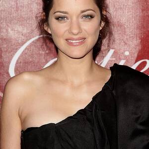 Marion Cotillard At Arrivals For Bike In Style Challenge Award Winners  Ceremony, Lvmh Tower Magic Room, New York, Ny June 2, 2009. Photo By  Kristin CallahanEverett Collection Celebrity - Item # VAREVC0902JNDKH001 -  Posterazzi