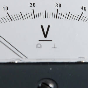 https://render.fineartamerica.com/images/rendered/square-dynamic/small/images/artworkimages/mediumlarge/1/3-detail-of-an-analog-voltmeter-pointer-scale-stefan-rotter.jpg