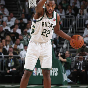 Khris Middleton #5 by Gary Dineen