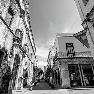 Street photo, Havana. Cuba #6 by Lie Yim