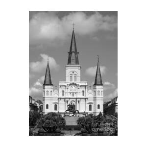 New Orleans St Louis Cathedral With Fog Stock Photo - Download Image Now -  Fog, Black And White, Jackson Square - iStock