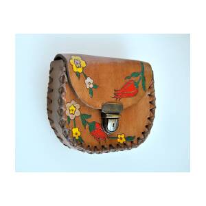 Leather Artisan Flowers Purse Stock Photo - Download Image Now - Belt,  Buckle, Carrying - iStock