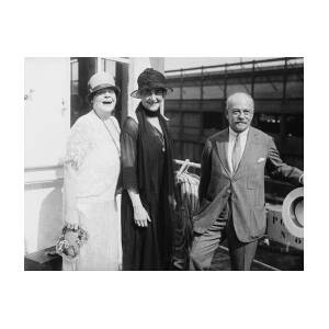Marie Dressler Anne Morgan And Jules Bache Photographed Aboard An Ocean  Liner A New York Pier. Dressler Was A Comic Actress Morgan Was The Willful
