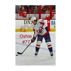 Former Sioux T.J. Oshie added to U.S. roster for World