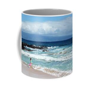 https://render.fineartamerica.com/images/rendered/square-product/small/images/rendered/default/frontright/mug/images/artworkimages/medium/2/a-little-girl-with-a-pink-bucket-oneloa-bay-west-maui-hawaii-derrick-neill.jpg?&targetx=-53&targety=0&imagewidth=907&imageheight=333&modelwidth=800&modelheight=333&backgroundcolor=D4E0E4&orientation=0&producttype=coffeemug-11