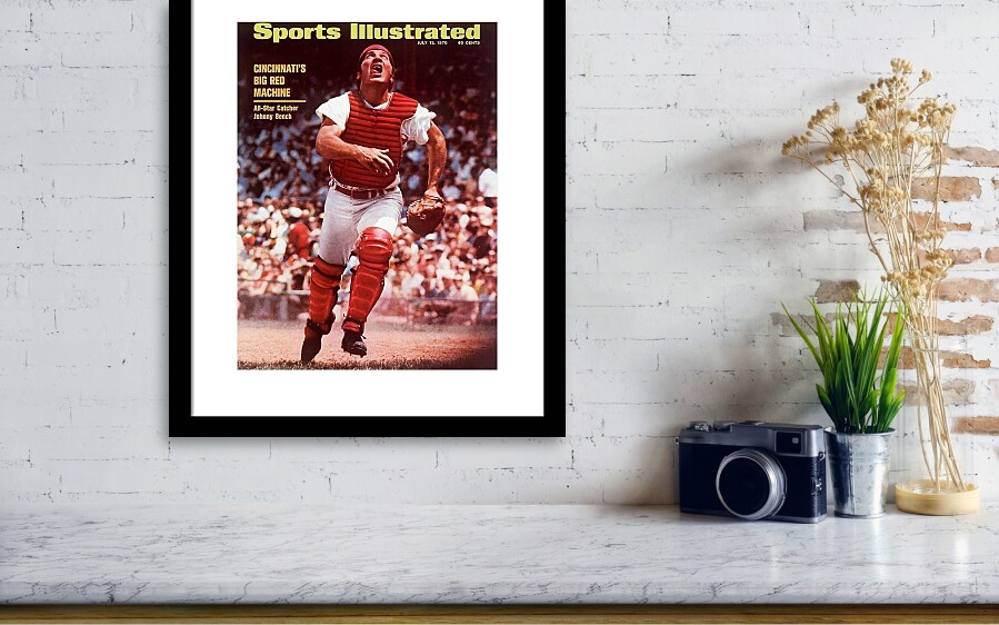 Cincinnati Reds Johnny Bench Sports Illustrated Cover Framed Print by Sports  Illustrated - Fine Art America