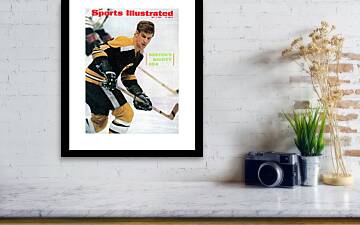 Boston Bruins Bobby Orr, 1970 Nhl Eastern Division Sports Illustrated Cover  by Sports Illustrated